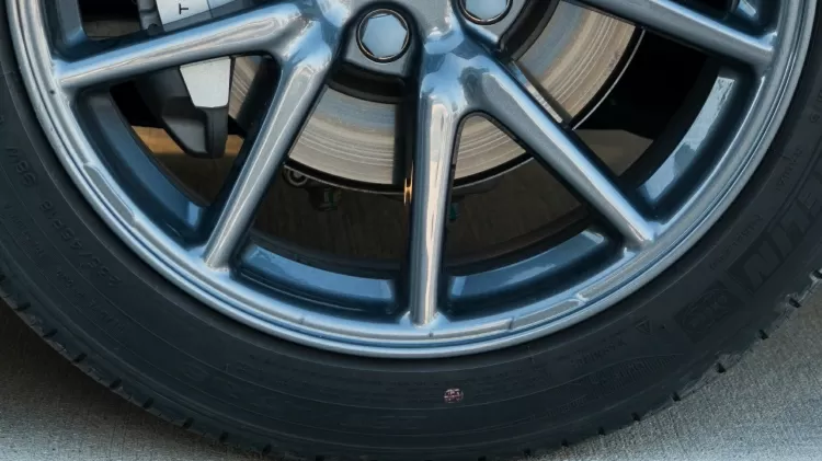 Troca de pneu: 5 erros que você precisa evitar em emergências e na oficina 10