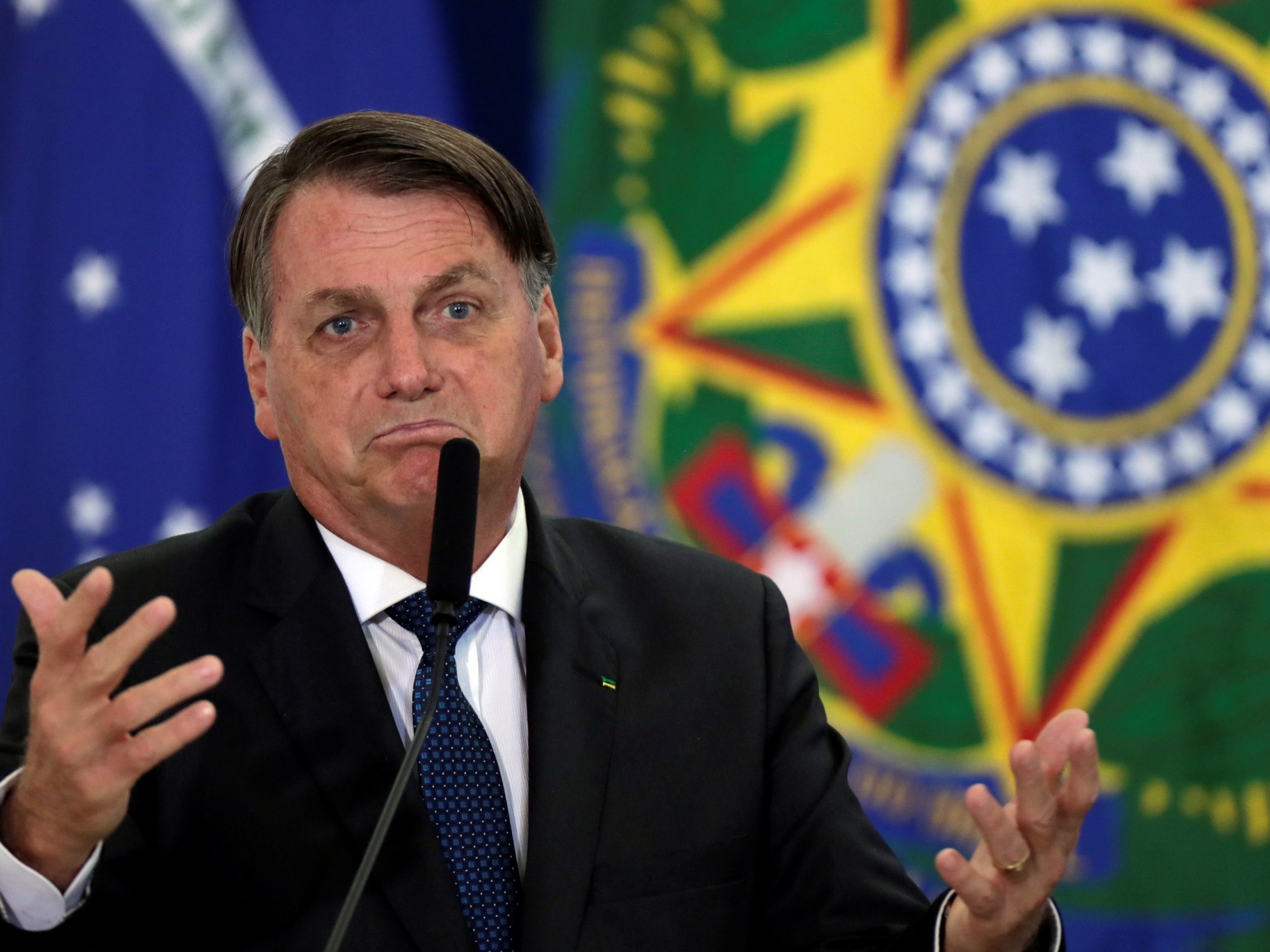 Auxílio emergencial não tem, mas sobra leite condensado na gestão Bolsonaro