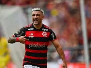 Com cirurgia no joelho realizada, Arrascaeta não atuará mais pelo Flamengo em 2024