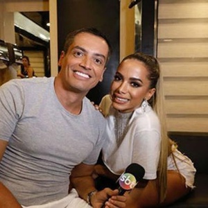 Anitta e Léo Dias (Foto: Reprodução/SBT)