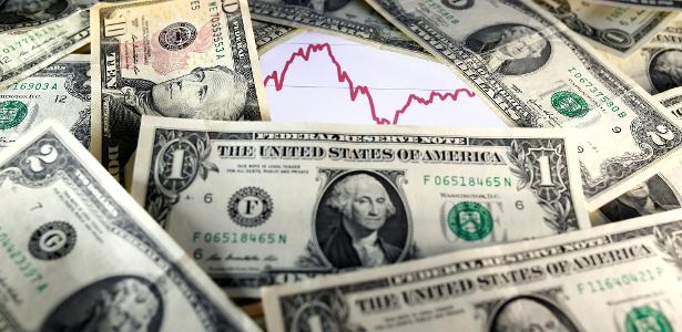 Dólar cai a R$ 5,13 com alta na produção de petróleo; Ibovespa recua 0,93%
