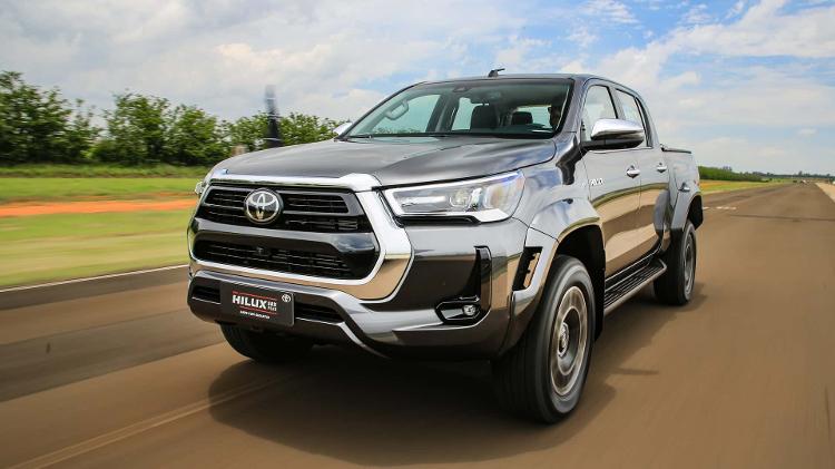 A Hilux, atualizada em novembro de 2024, está com fila de espera sem prazo determinado A Hilux, atualizada em novembro de 2024, está com fila de espera sem prazo determinado