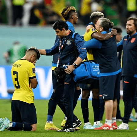 Jogadores do Equador lamentam eliminação para o Senegal na Copa do Mundo - Dylan Martinez/Reuters