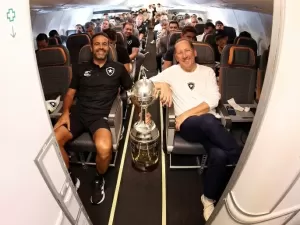 Poucas horas após o título do brasileiro, Botafogo viaja para disputar a Copa Intercontinental 