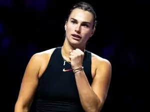 Sabalenka supera Paolini e confirma semi e 1º lugar do grupo