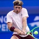 Davidovich Fokina busca virada e encara Hurkacz na final de Chengdu