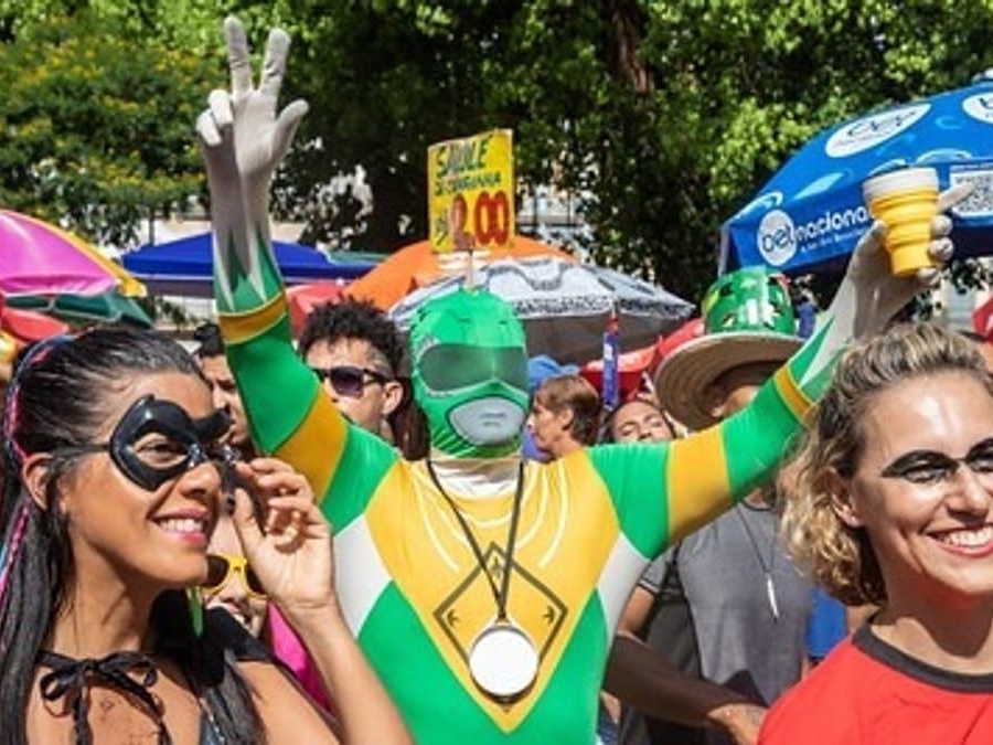 Carnaval de ações por menos de R$ 10 para começar investindo pouco