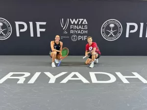 Stefani interrompe as férias para ficar de reserva no WTA Finals