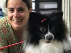 Veterinária Juliana Martins Ferreira tem abrigo com 60 animais resgatados