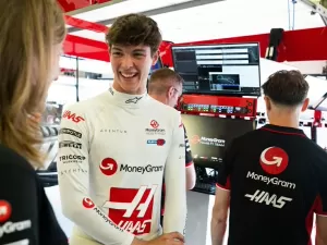 EXCLUSIVO F1: Confira bastidores da estreia de Bearman na Haas