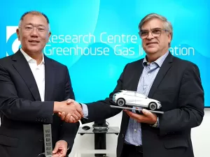 CEO da Hyundai visita USP para discutir energia limpa e hidrogênio verde