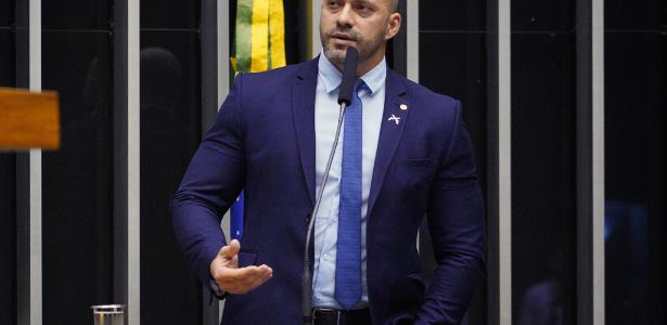 Bolsonaristas criam vaquinha para pagar fiança de Daniel Silveira - Vimarsana News