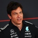 F1: Steiner alerta que Mercedes recorrer&aacute; &agrave;s ordens de equipe caso amea&ccedil;a da Ferrari cres&ccedil;a