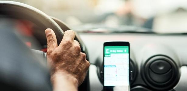 Aplicativo para fazer corridas com motoristas particulares incomoda  taxistas