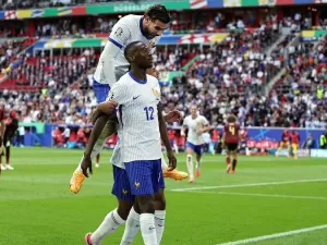 Com gol nos minutos finais, França vence Bélgica na Euro
