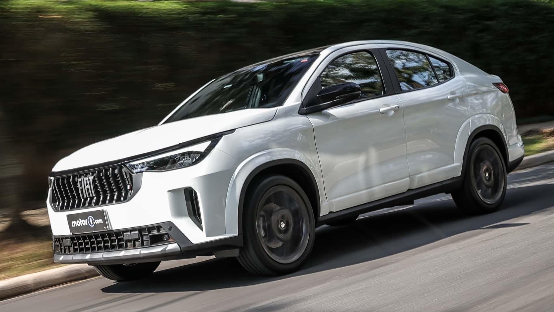 Teste Fiat Fastback Impetus T200 Hybrid 2026 (BR) - em movimento lateral - undefined
