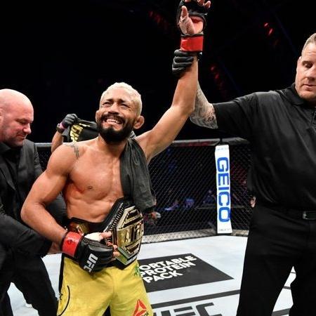Deiveson Figueiredo conquista cinturão do UFC - Getty Images