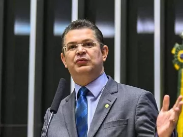 Autor do PL do aborto diz que retira projeto se PSOL recuar em ação no STF