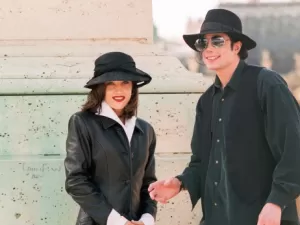 Lisa Marie Presley revela pedido de casamento surpreendente feito por Michael Jackson, e detalha romance intenso