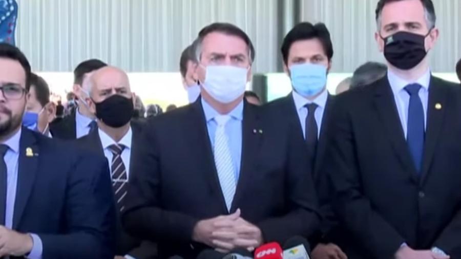 Presidente Jair Bolsonaro usou máscara após reunião no Palácio do Planalto, com membros dos três poderes  - Reprodução/TV Câmara