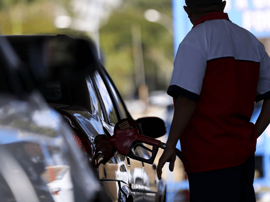 Por que o preço dos combustíveis vai subir após as eleições