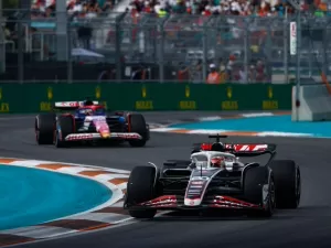 Após punição a Sainz, veja novo resultado do GP de Miami de F1