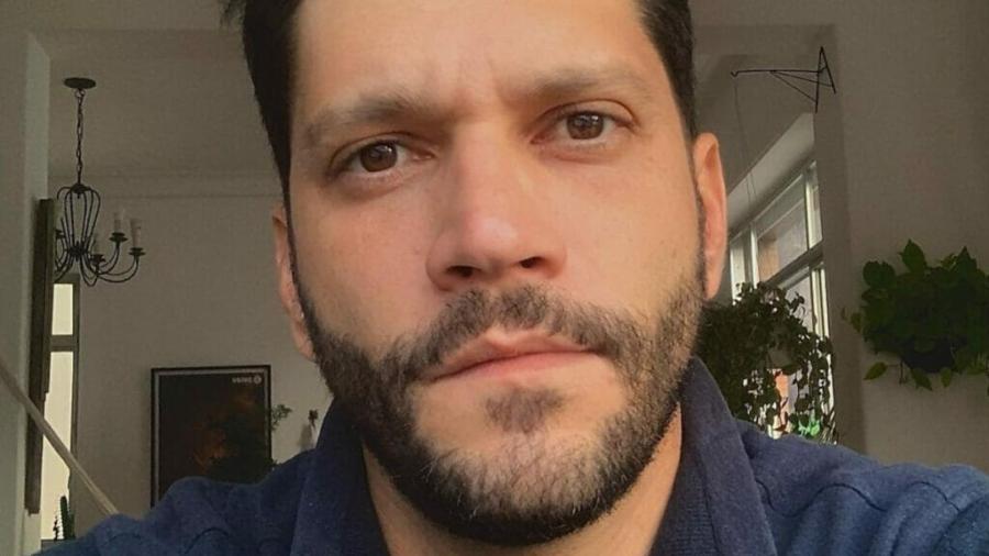 O ator Armando Babaioff foi mais uma vítima dos sites de fake news que ganham espaço no Google - Reprodução/ Instagram