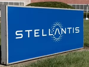 Stellantis anuncia investimento bilionário em unidade do Brasil 