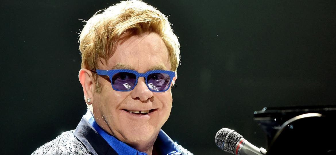 "Sir" Elton John, 74 anos hoje - Reprodução / Internet