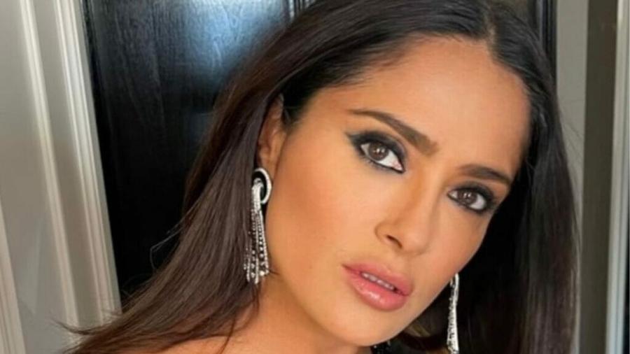 Salma Hayek contou que foi até a sauna para aliviar o estresse - Reprodução/Instagram