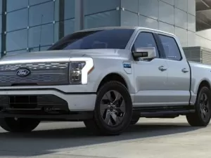 Ford interrompe produção de sua picape elétrica F-150 Lightning até 2025