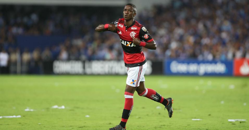Liderou virada do Fla na Libertadores | Espanhóis comparam gols de Vinícius Jr. contra Emelec aos do Fenômeno