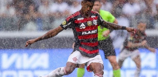 Flamengo explica motivo de jogar sem marca de patrocinadora: PVC analisa cenário.