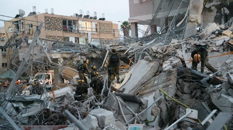 Israel e Irã voltam a se atacar, deixando mortos e feridos; conflito entra no quarto dia Israel e Irã voltam a se atacar, deixando mortos e feridos; conflito entra no quarto dia