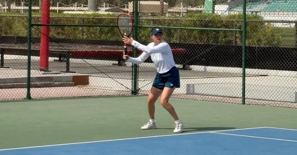 Zvonareva supera jovem britânica após 3h10 e vai à final em Dubai - undefined