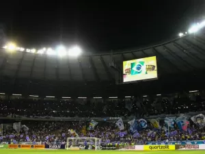 Corinthians e Cruzeiro disputam vaga na final e recorde de público