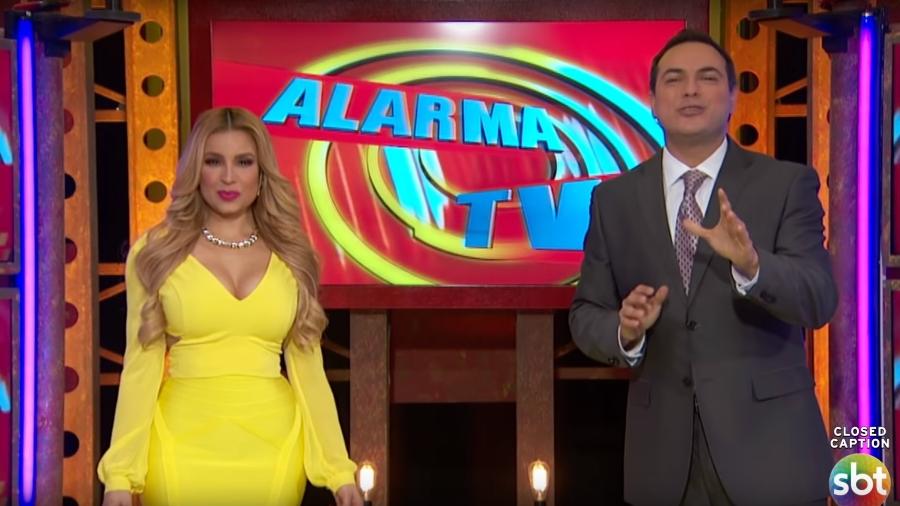 Os apresentadores do enlatado "Alarma TV" - Reprodução/SBT