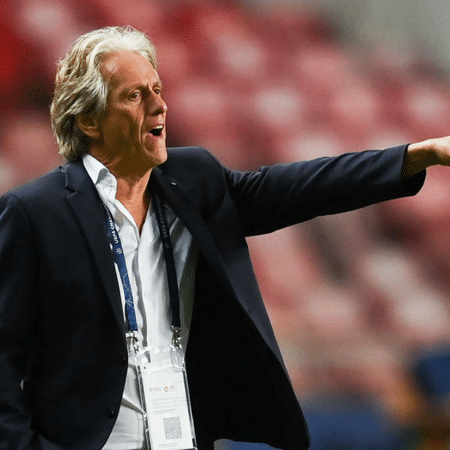 Flamengo aguarda por Jorge Jesus, mas vê Carlos Carvalhal ganhar força