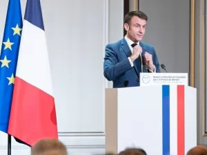 Emmanuel Macron pede manifestação após projeção apontar vitória da extrema direita
