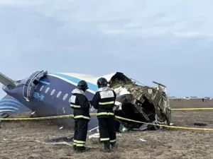 Embraer E190 com 67 pessoas a bordo caiu no Cazaquistão