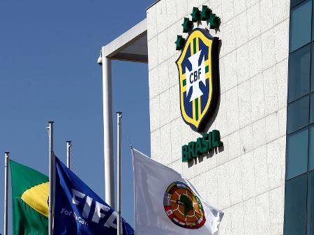 CBF se mete na gestão dos clubes com limitação de troca de técnicos, diz jornalista