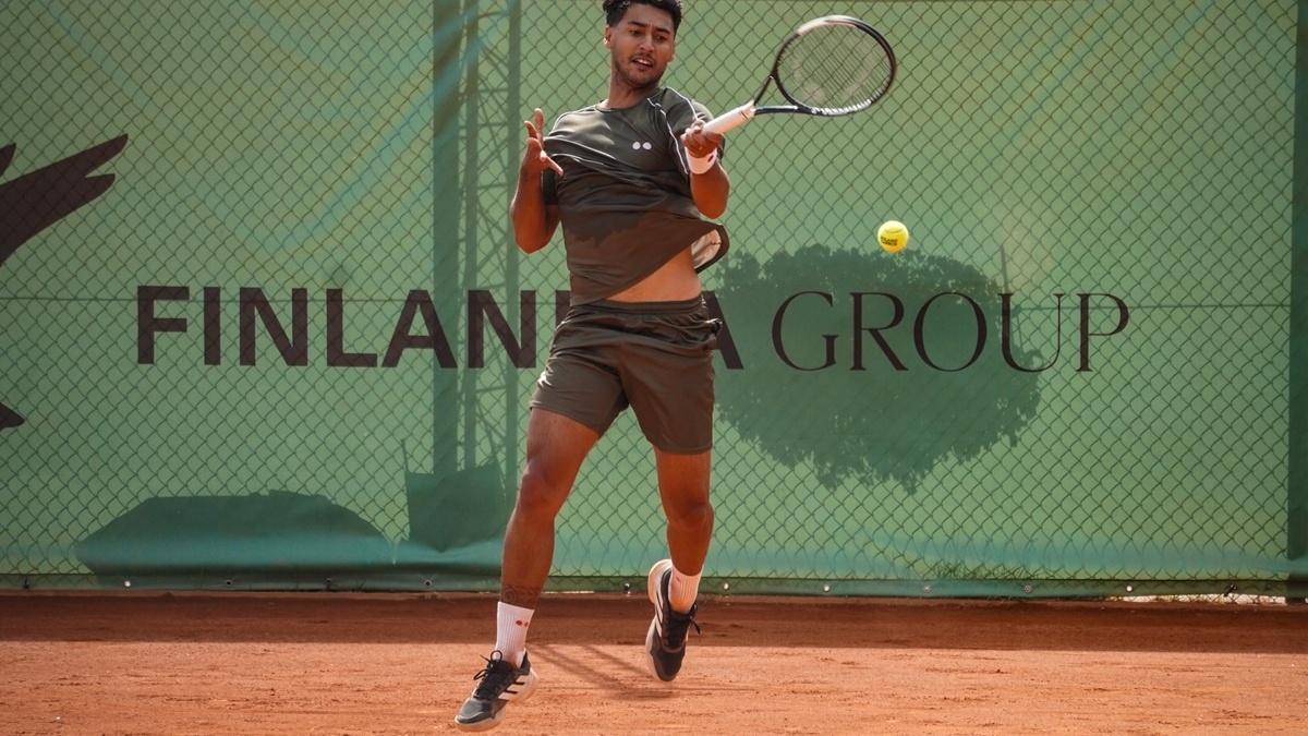 Marcondes consegue grande virada e garante retorno ao top 300