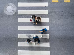 Ciclistas e até pedestre podem ser multados no trânsito; veja como funciona