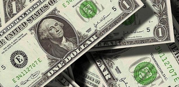 Bolsa atinge recorde após dados fracos de emprego nos EUA; dólar cai