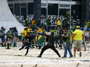 Óbvio precisa ser dito: Políticos no ato pró-Bolsonaro vão apoiar golpismo