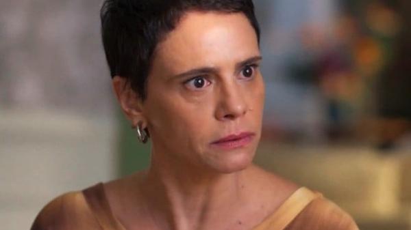 Celina (Malu Galli) até desmaiará ao descobrir que Odete (Debora Bloch) vai investigar a Paladar