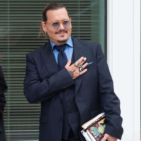 Johnny Depp assinou contrato milionário com Dior e segue sendo o rosto do perfume masculino Sauvage - Johnny Depp