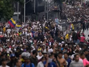 Ao atacar Centro Carter, Maduro dá uma banana para o mundo