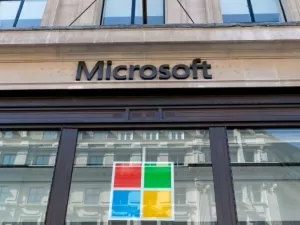 Ações da Microsoft sobem e IA impulsiona lucros recordes