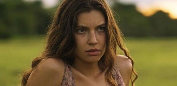 Alanis Guillen em cena como Juma na novela 'Pantanal'